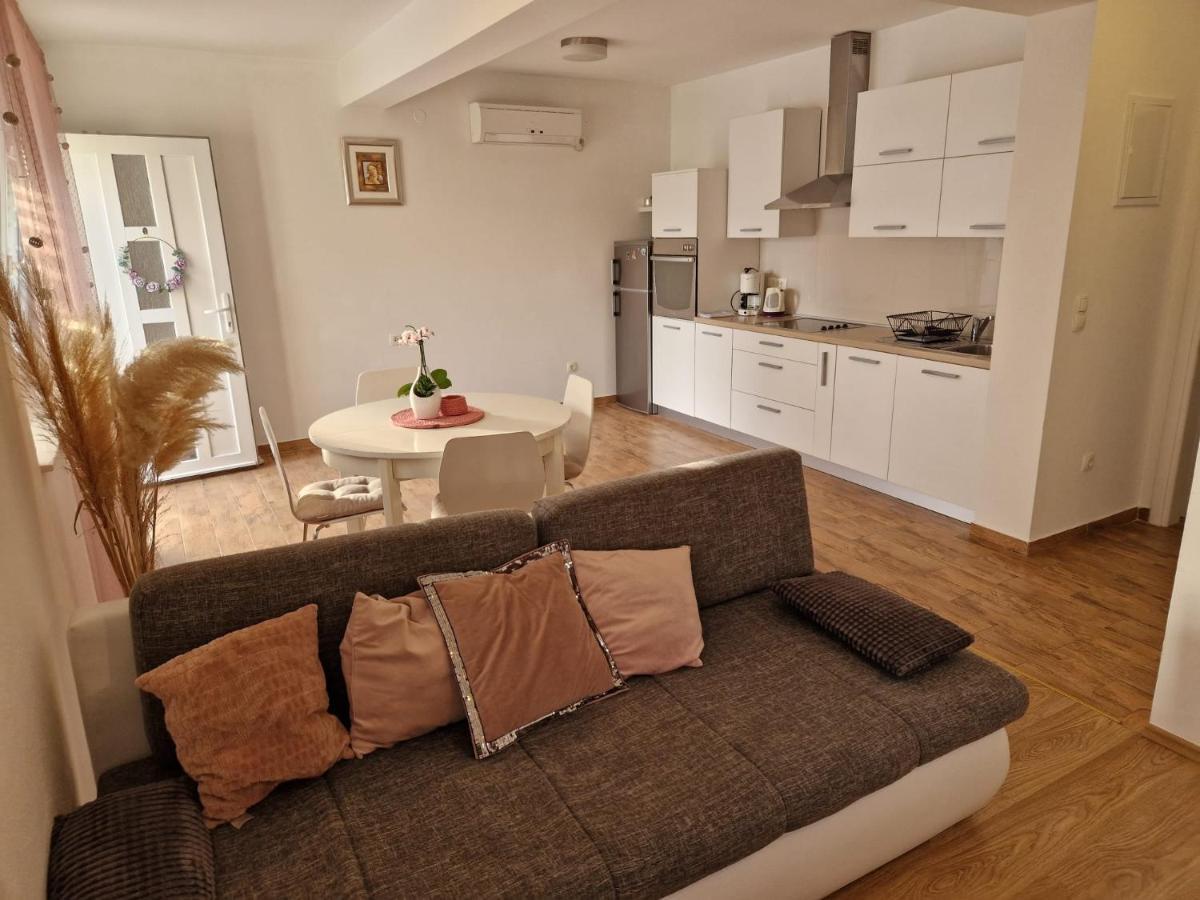 Apartment Dome Biograd Na Moru Luaran gambar